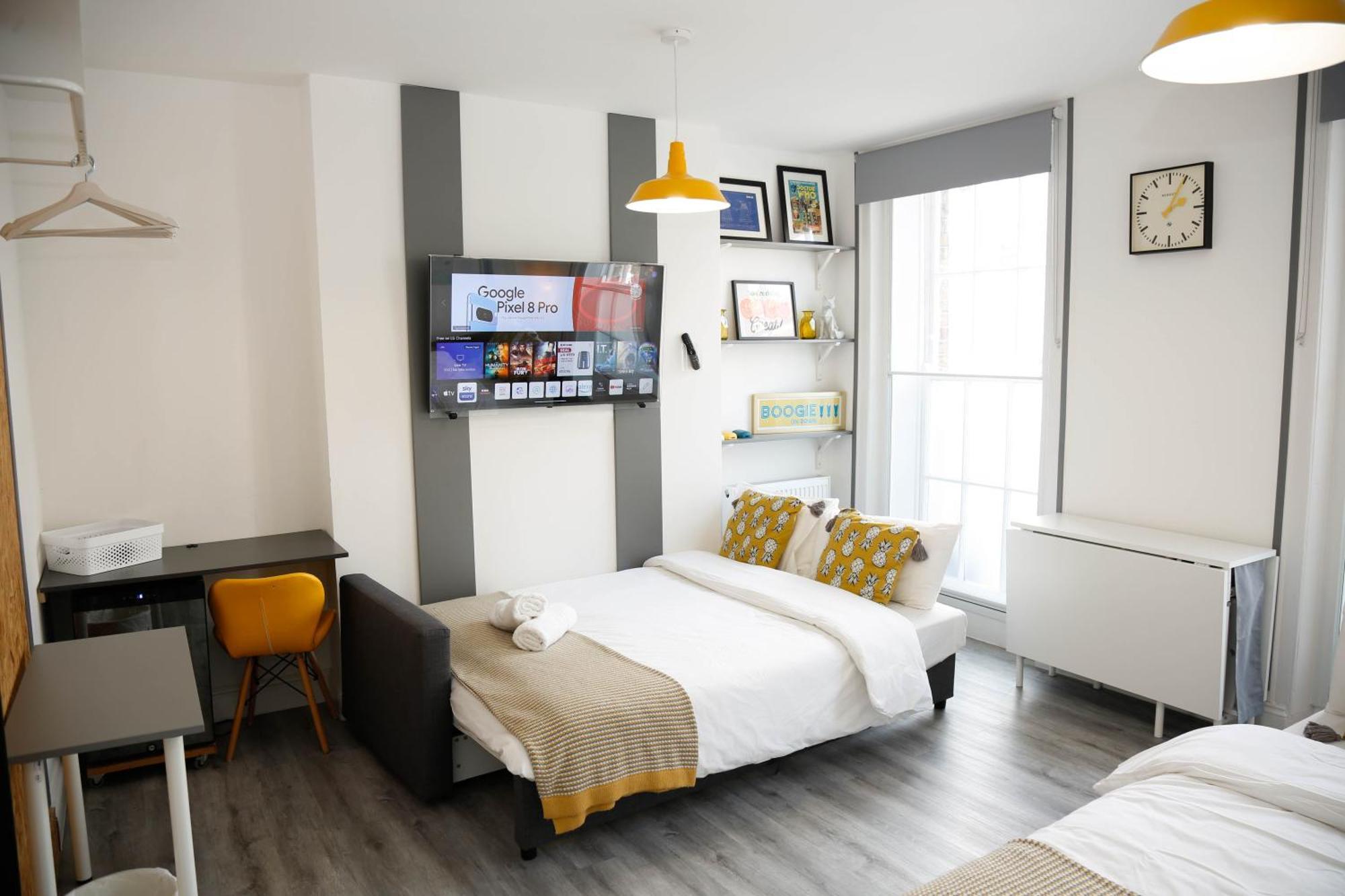 לונדון Luxury Rooms In Camden Town Near Shops, Cafes, Bars & Metro With Shared Bathrooms מראה חיצוני תמונה