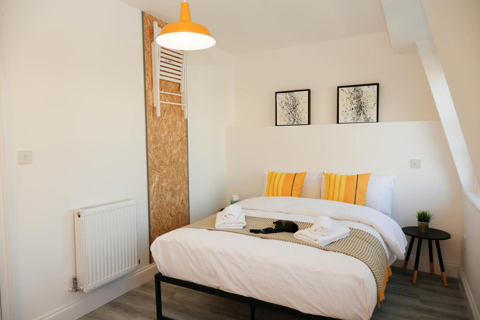 לונדון Luxury Rooms In Camden Town Near Shops, Cafes, Bars & Metro With Shared Bathrooms מראה חיצוני תמונה