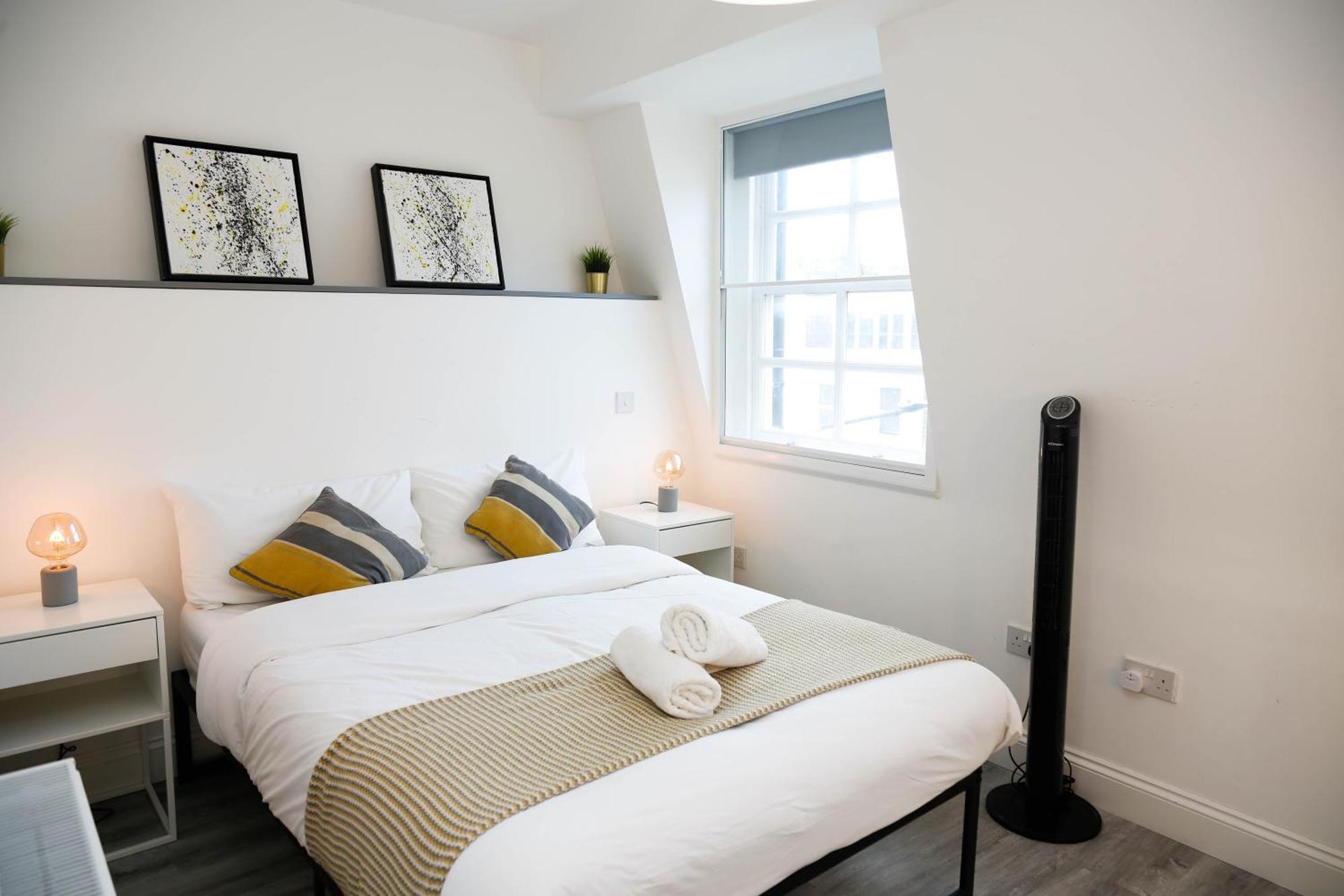 לונדון Luxury Rooms In Camden Town Near Shops, Cafes, Bars & Metro With Shared Bathrooms מראה חיצוני תמונה