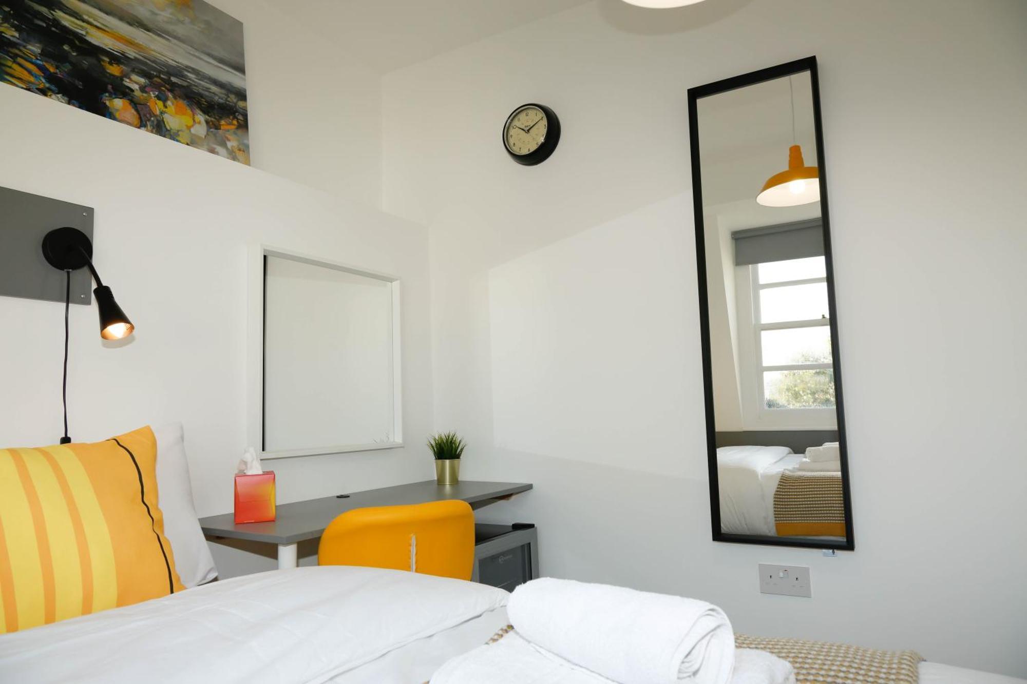 לונדון Luxury Rooms In Camden Town Near Shops, Cafes, Bars & Metro With Shared Bathrooms מראה חיצוני תמונה