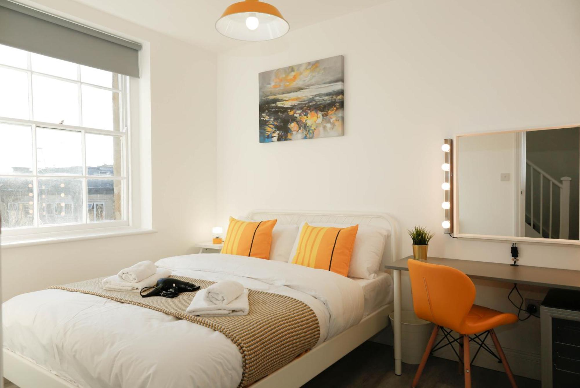 לונדון Luxury Rooms In Camden Town Near Shops, Cafes, Bars & Metro With Shared Bathrooms מראה חיצוני תמונה