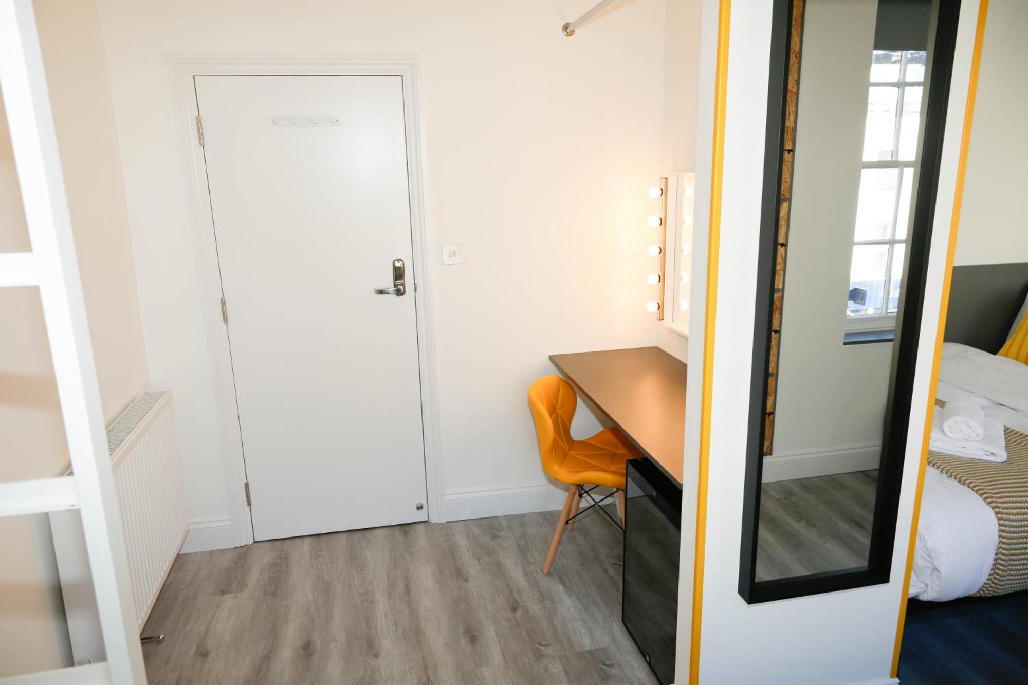 לונדון Luxury Rooms In Camden Town Near Shops, Cafes, Bars & Metro With Shared Bathrooms מראה חיצוני תמונה